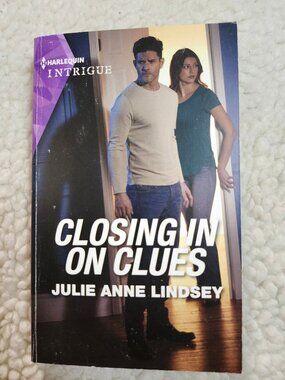 Julie Anne Lindsey Closing In On Clues Harlequin Intrigue Paperback 2023 Mystery